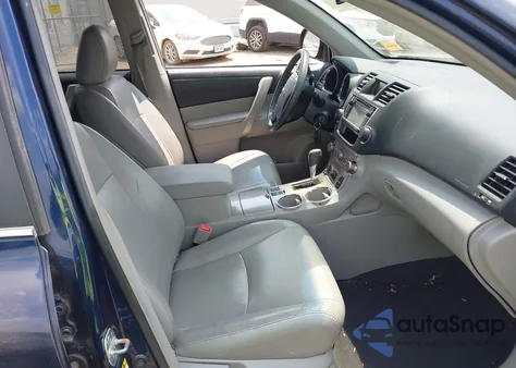 2013 Toyota Highlander Se V6 из США, поврежденный, VIN 5TDBK3EH7DS209547